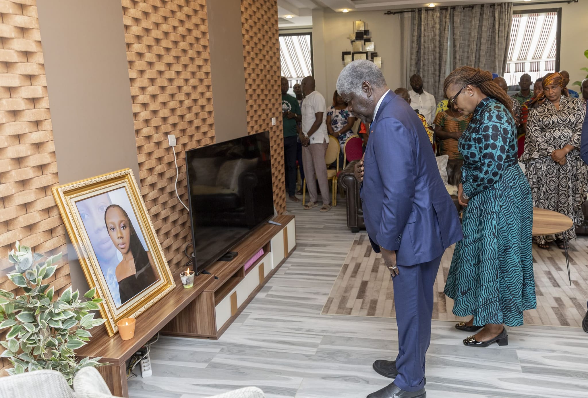 Beugré Mambé et Myss Belmonde rendent visite à l'une des familles endeuillées